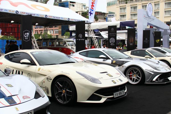 How Might Upcoming Fashion Trends Transform Women's Wardrobes in the UK?